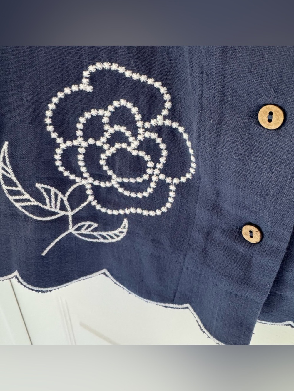Umgee Button Down Blouse Top Flower Scalloped Embroidered Linen Blend - Picture 5 of 7